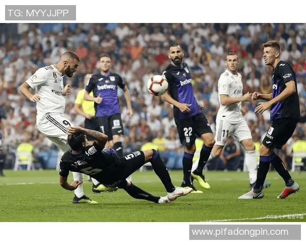 毕尔包与马德里体育会的激烈对决揭示西甲联赛的竞争魅力与球队风采 毕尔包与马德里体育会的激烈对决揭示西甲联赛的竞争魅力与球队风采